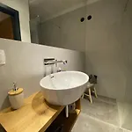 Cudovita Koca Na Samem, Gorenka Chalé *