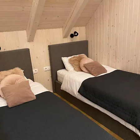 Cudovita Koca Na Samem, Gorenka * Cerklje na Gorenjskem